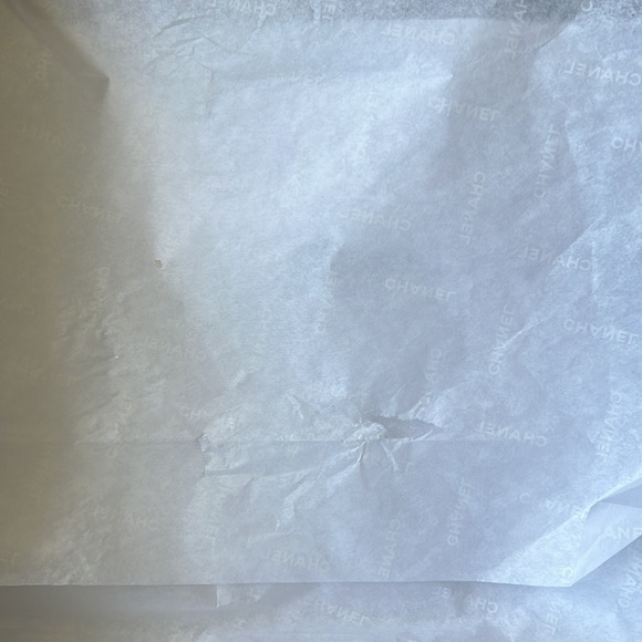 Chanel Gift Box - Picture 5 of 8